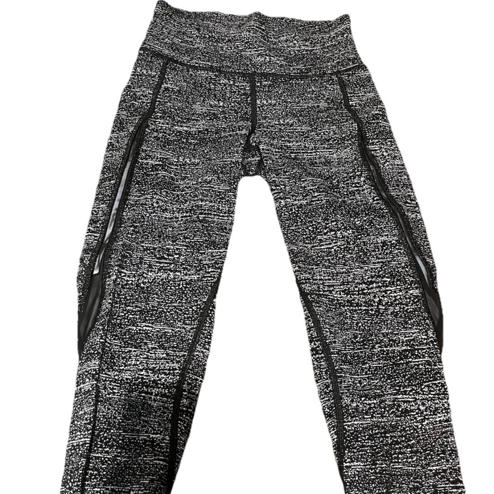 Lululemon Pace Perfect Crop In Air Time White And Black Women’s 4